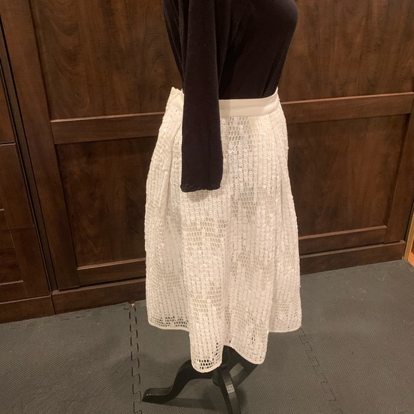 Beautiful Off-white sequin a-line skirt. - Picture 2 of 5